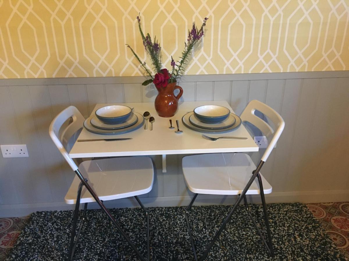 Pienook Apartment Blandford Forum Bagian luar foto