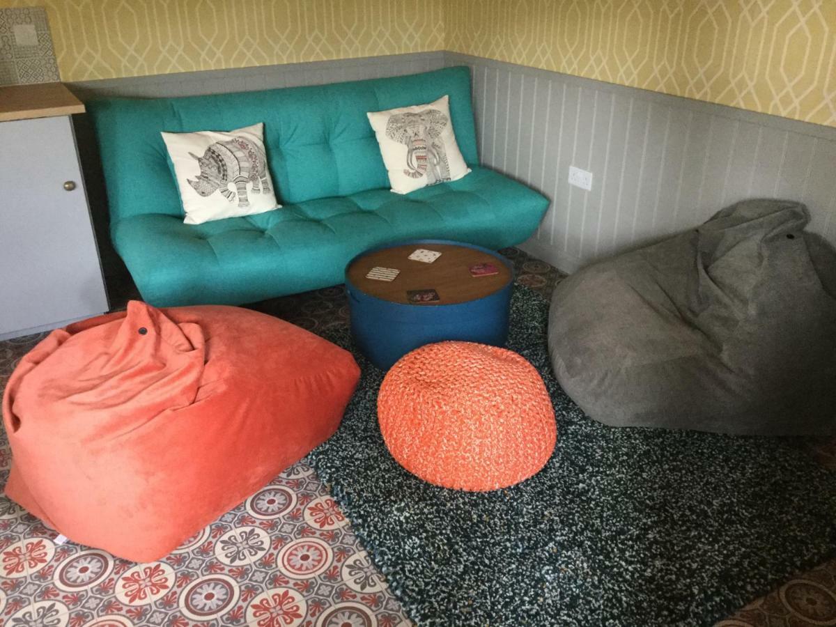 Pienook Apartment Blandford Forum Bagian luar foto